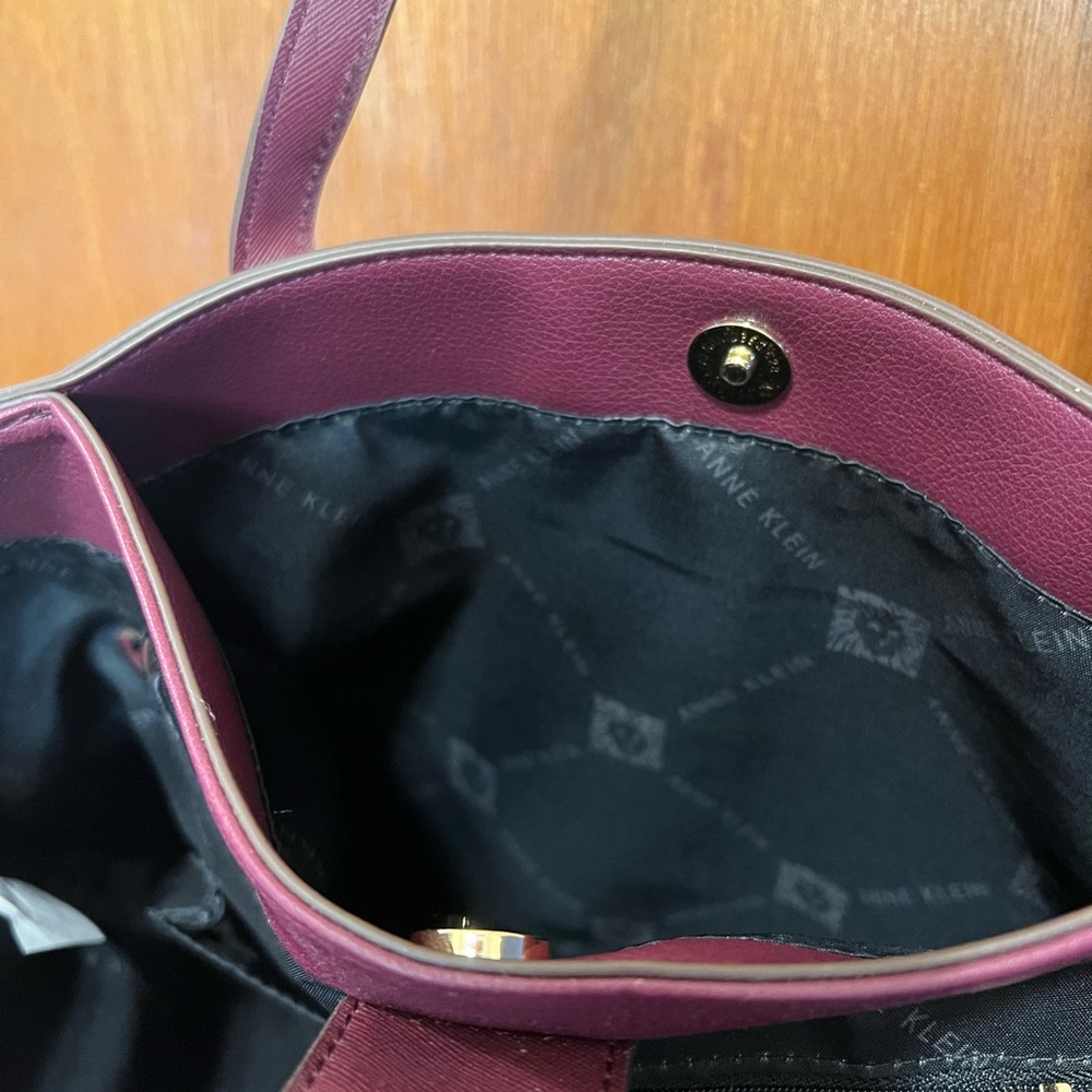 Handbag - Picture 5 of 5